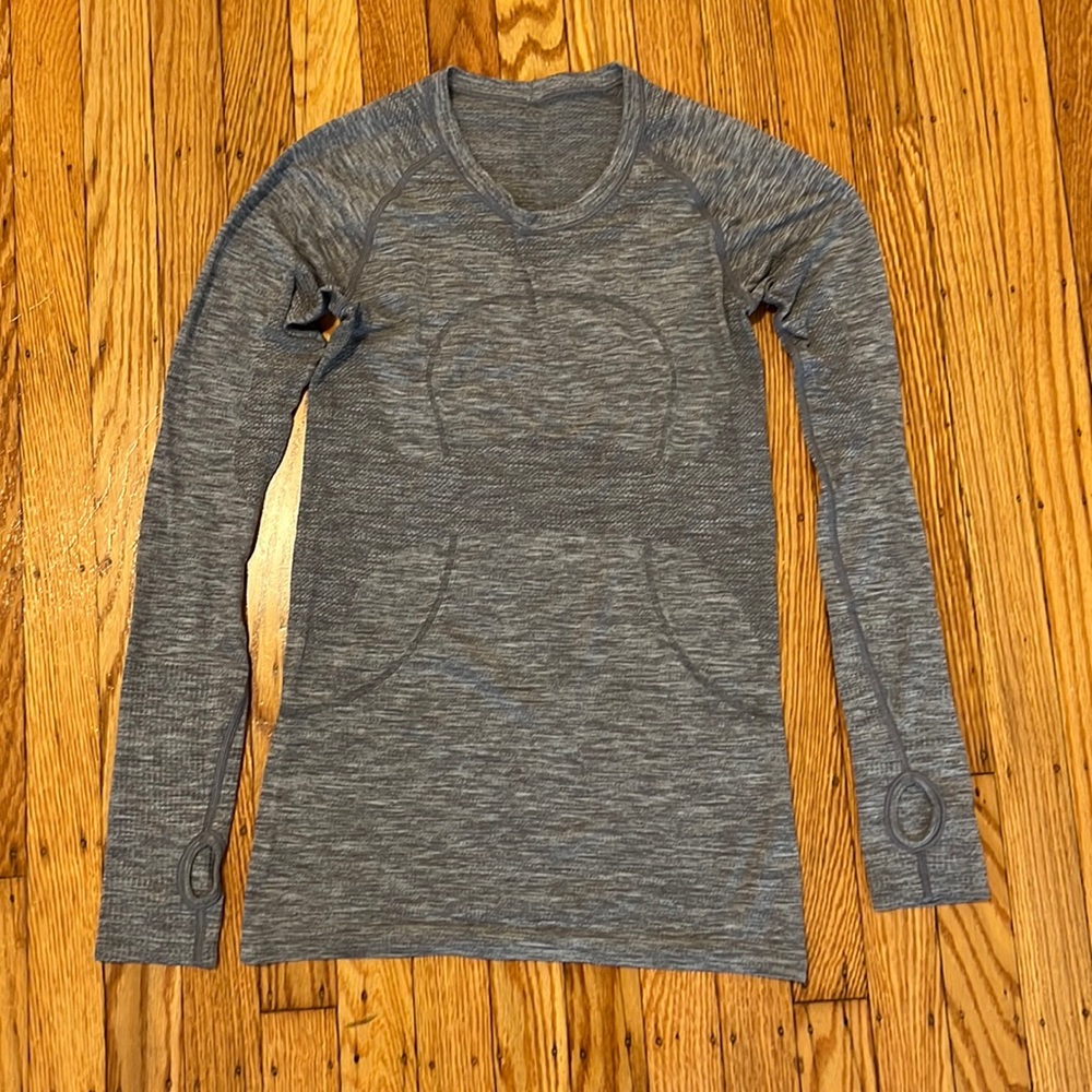 Gray lululemon swiftly tech long sleeve